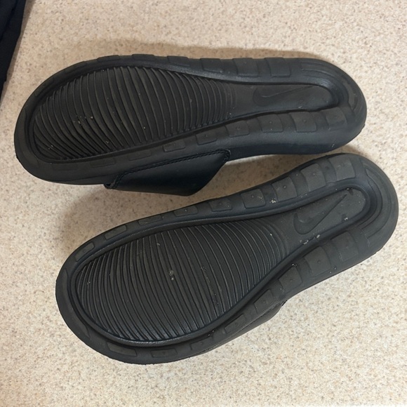 Nike Black and White Slide Sandals - Picture 6 of 6